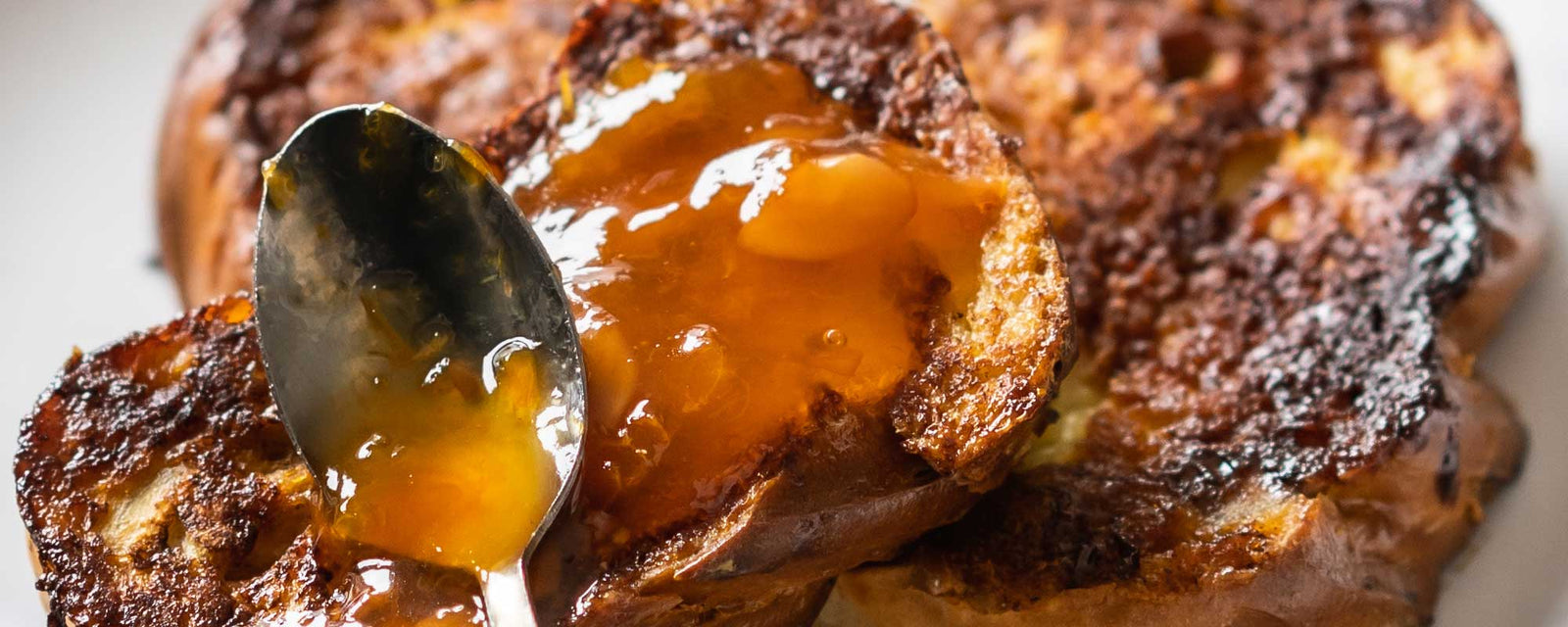 Brioche perdue à la confiture d'abricots