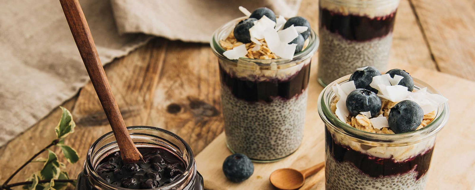 Verrines de chia au yaourt et confiture
