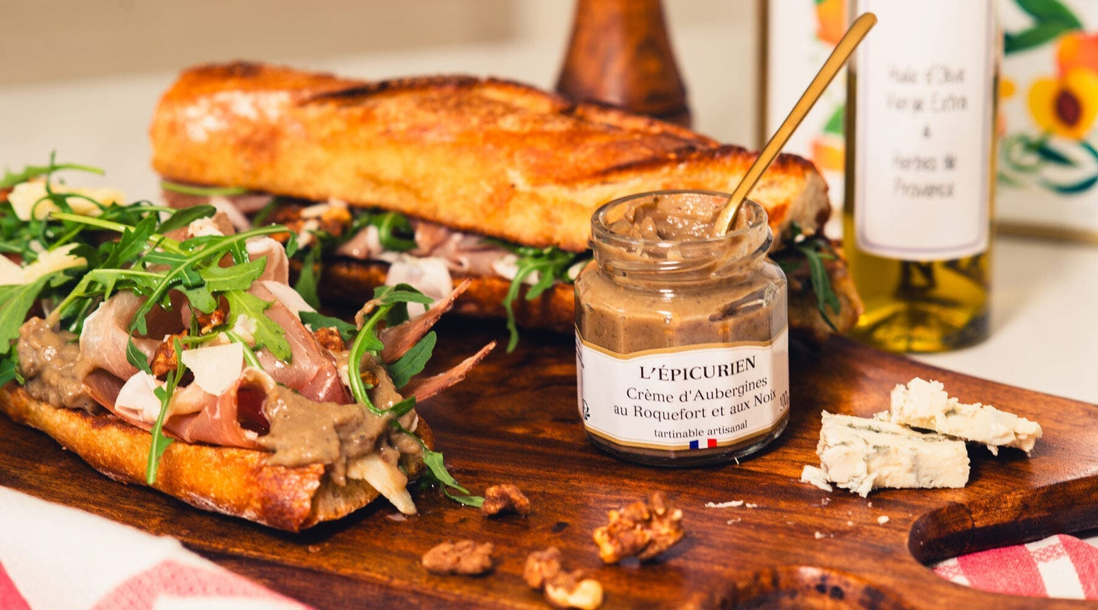 Casse-Croûte Rustique à la Crème d'Aubergines au Roquefort & aux Noix