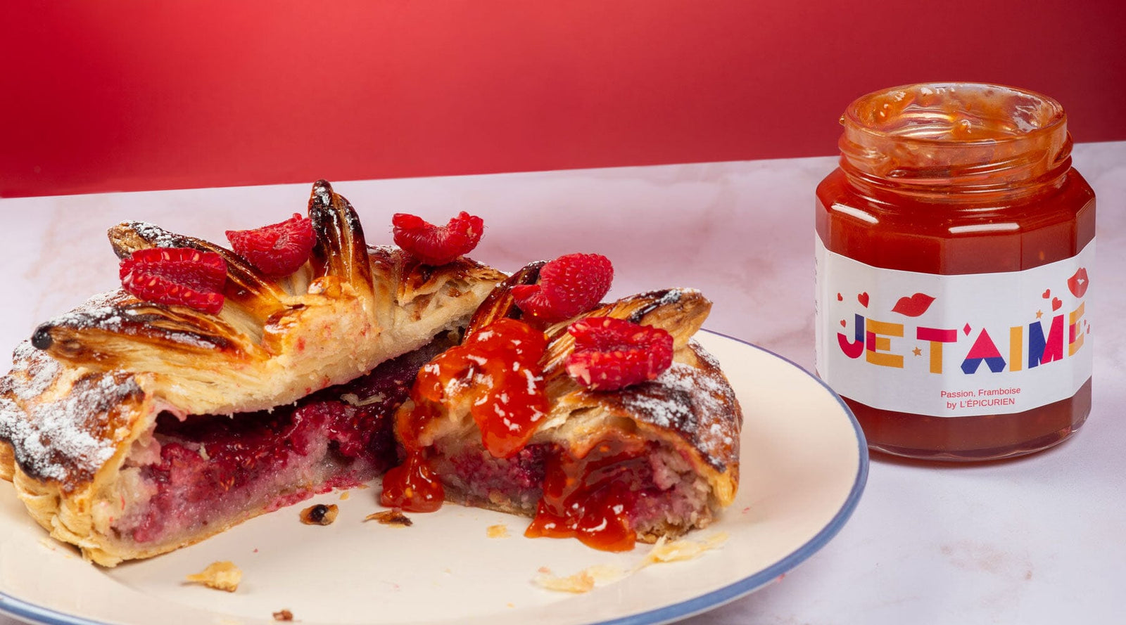 Tarte feuilletée amande, framboise & passion