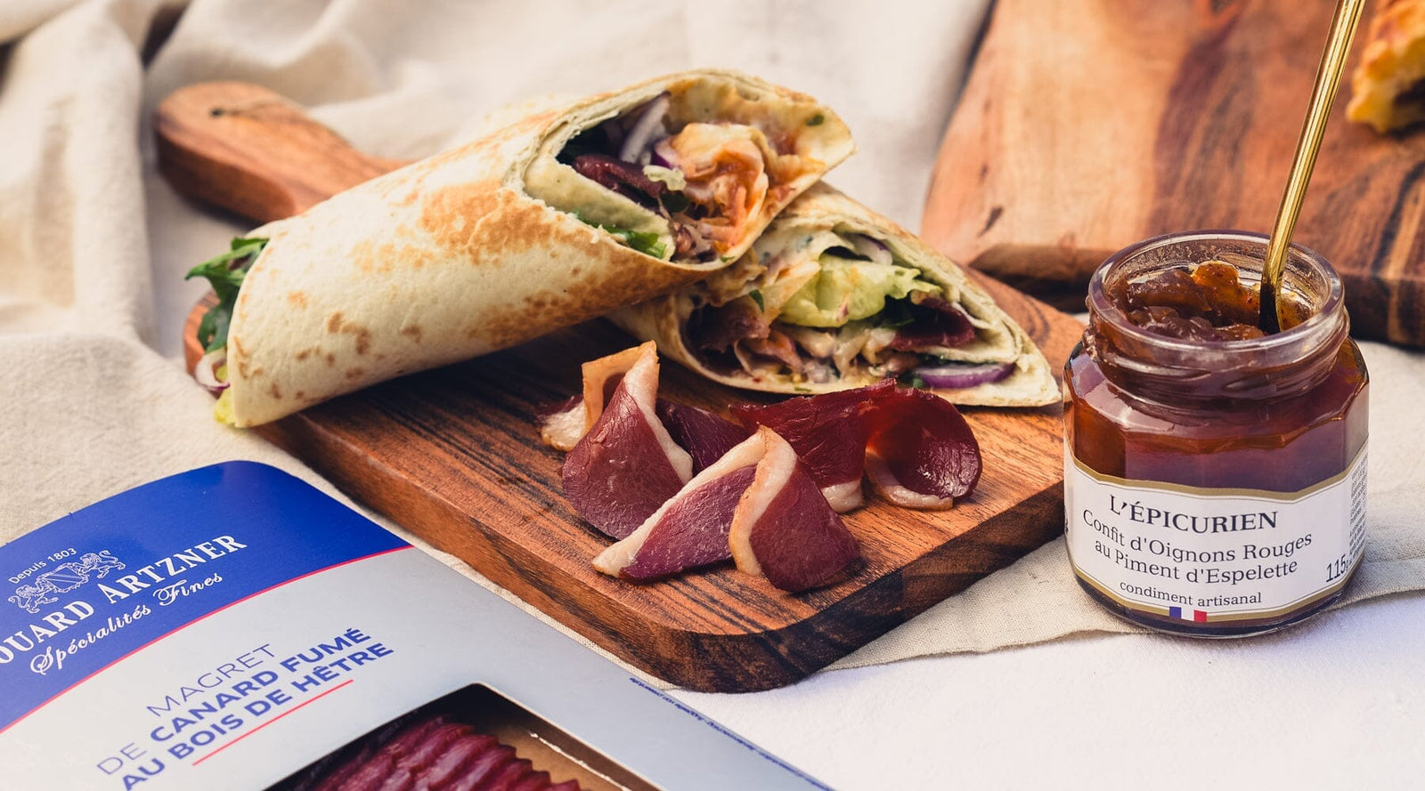 Wrap apéritif au magret fumé & Confit d’Oignons Rouges au Piment d’Espelette