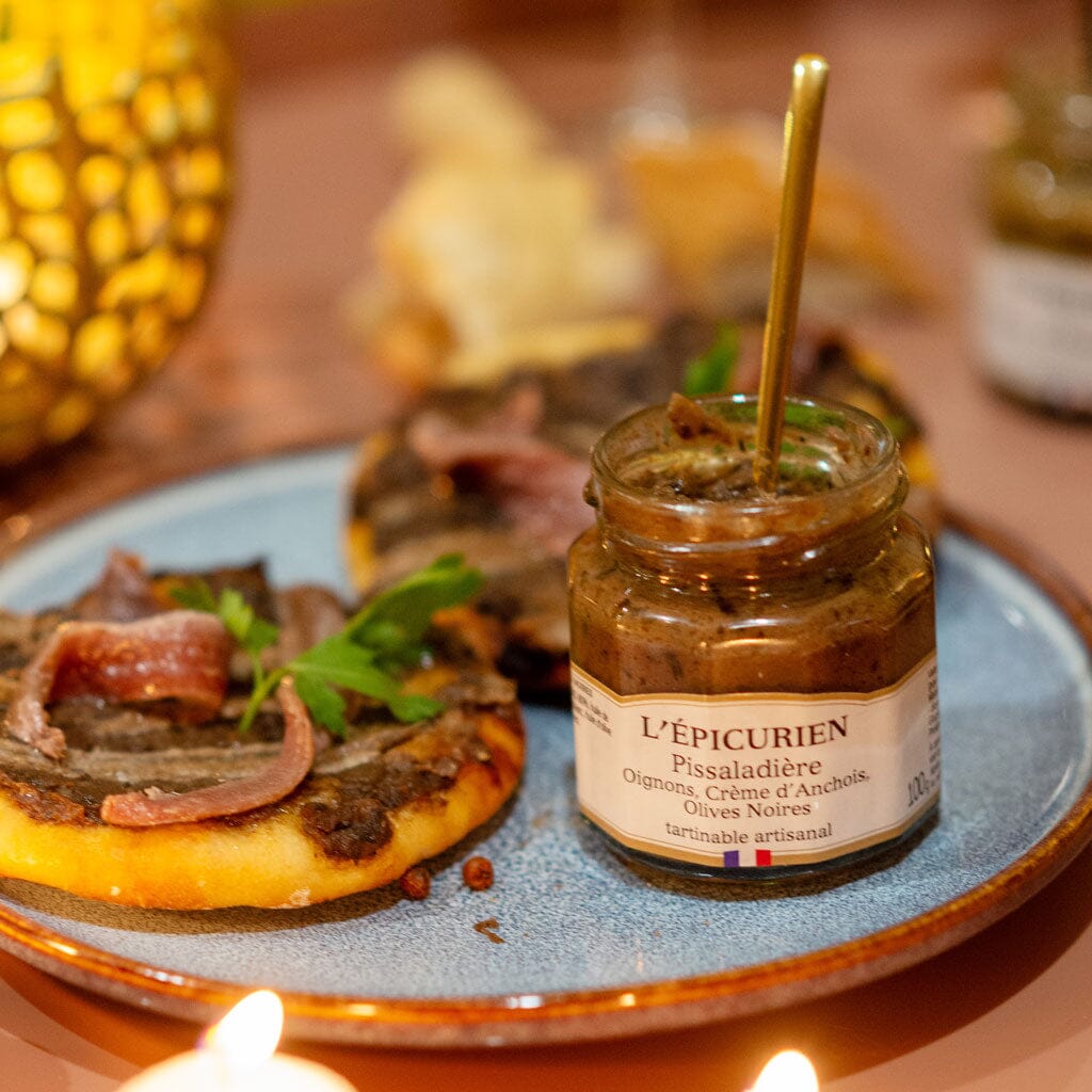 Pissaladière (Oignons, Crème d’Anchois, Olives Noires) tartinable L'Épicurien 
